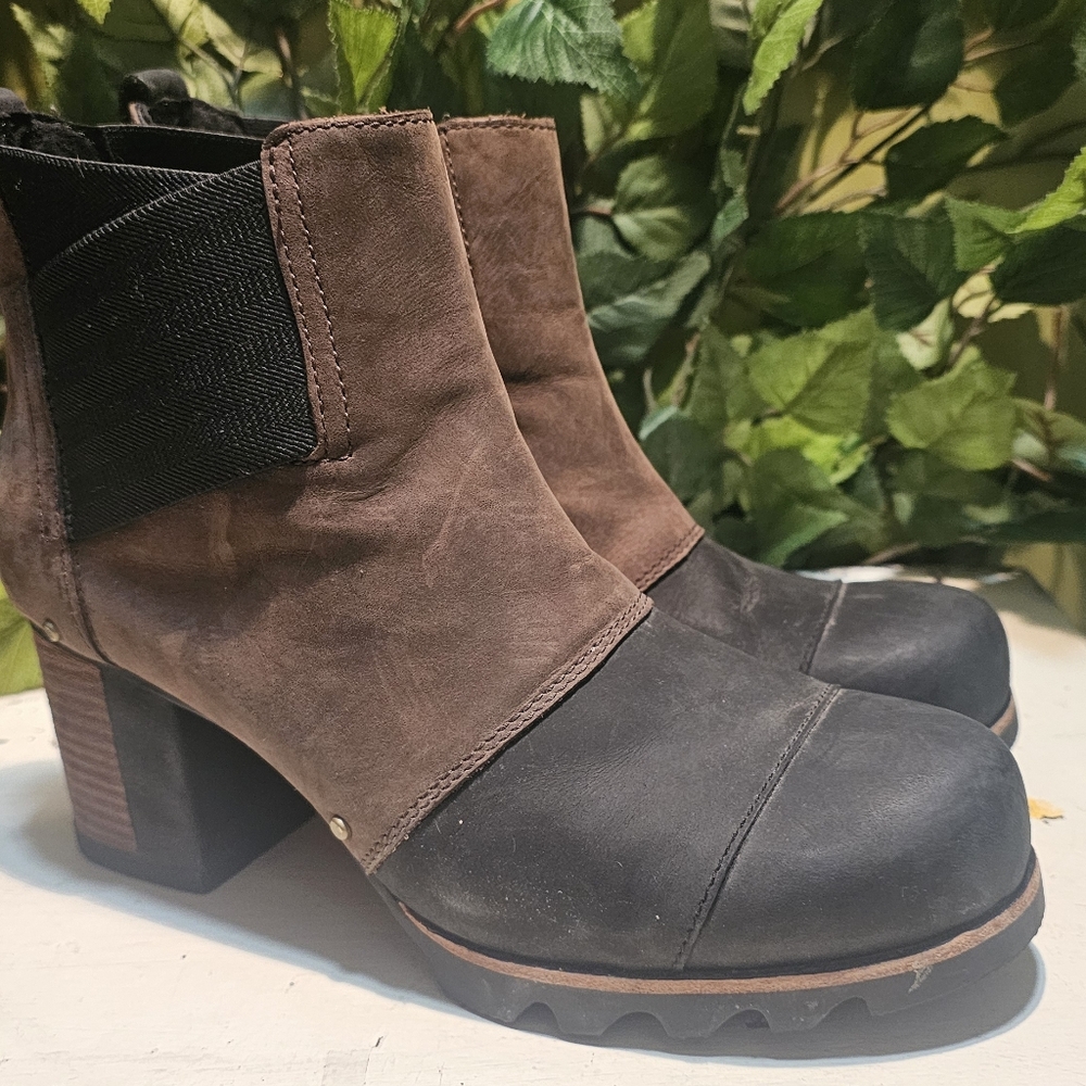 Sorel Addington Chelsea Boots 9.5